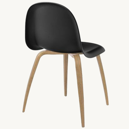 Gubi 3D Stuhl mit Holzgestell Schwarz 2