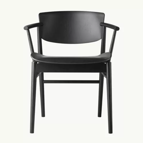 n01-fritz-hansen-design-stuhl-schwarz-frontal