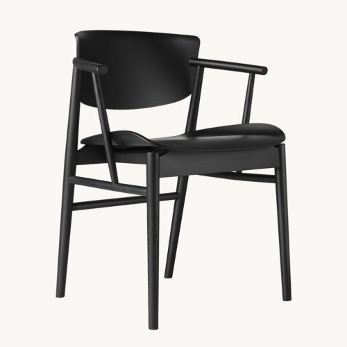 n01-fritz-hansen-design-stuhl-schwarz-vorne